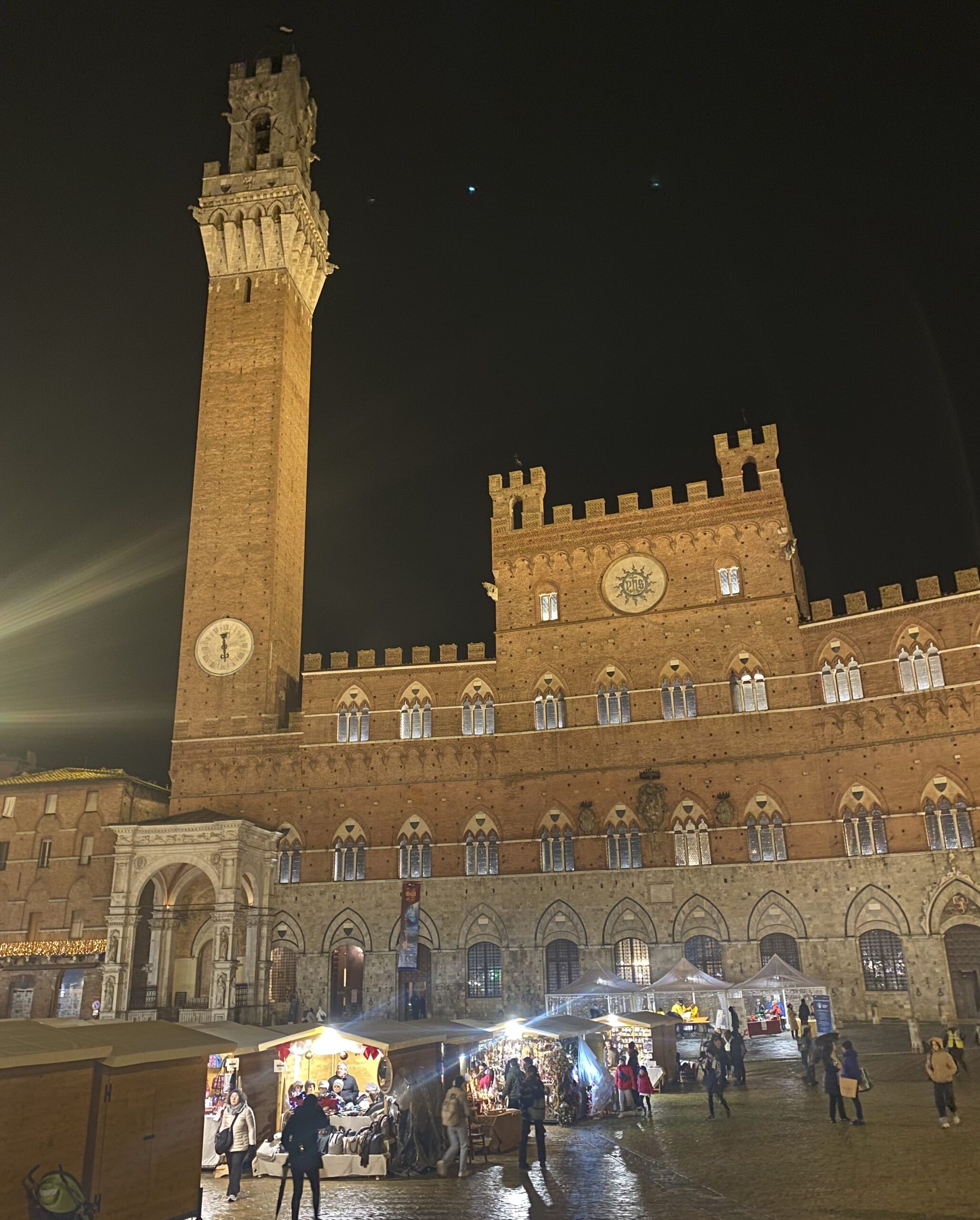 Christmas Markets in Tuscany Siena